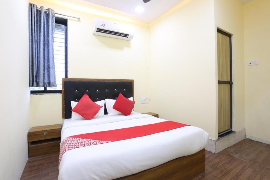 Hotel Indigo Inn Мумбаи Экстерьер фото