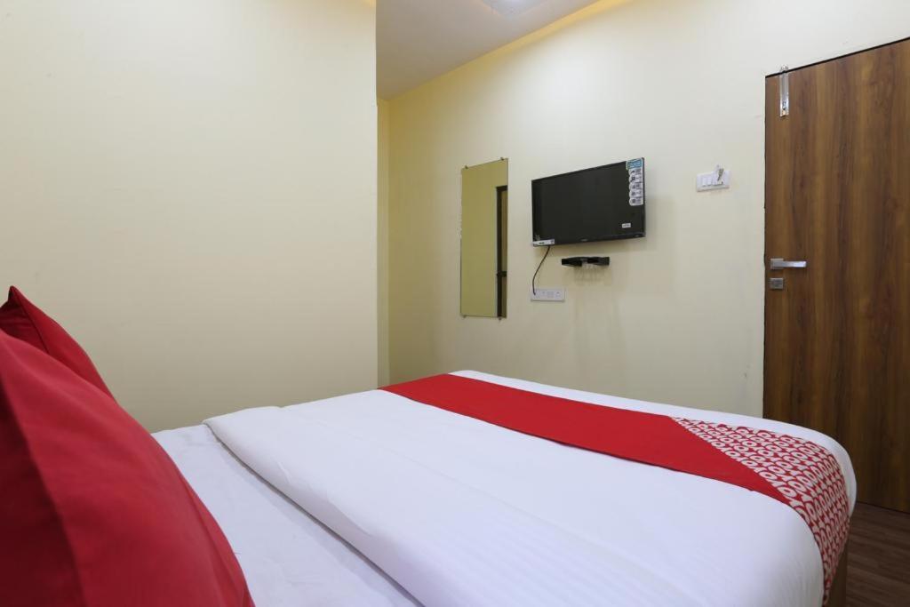 Hotel Indigo Inn Мумбаи Экстерьер фото